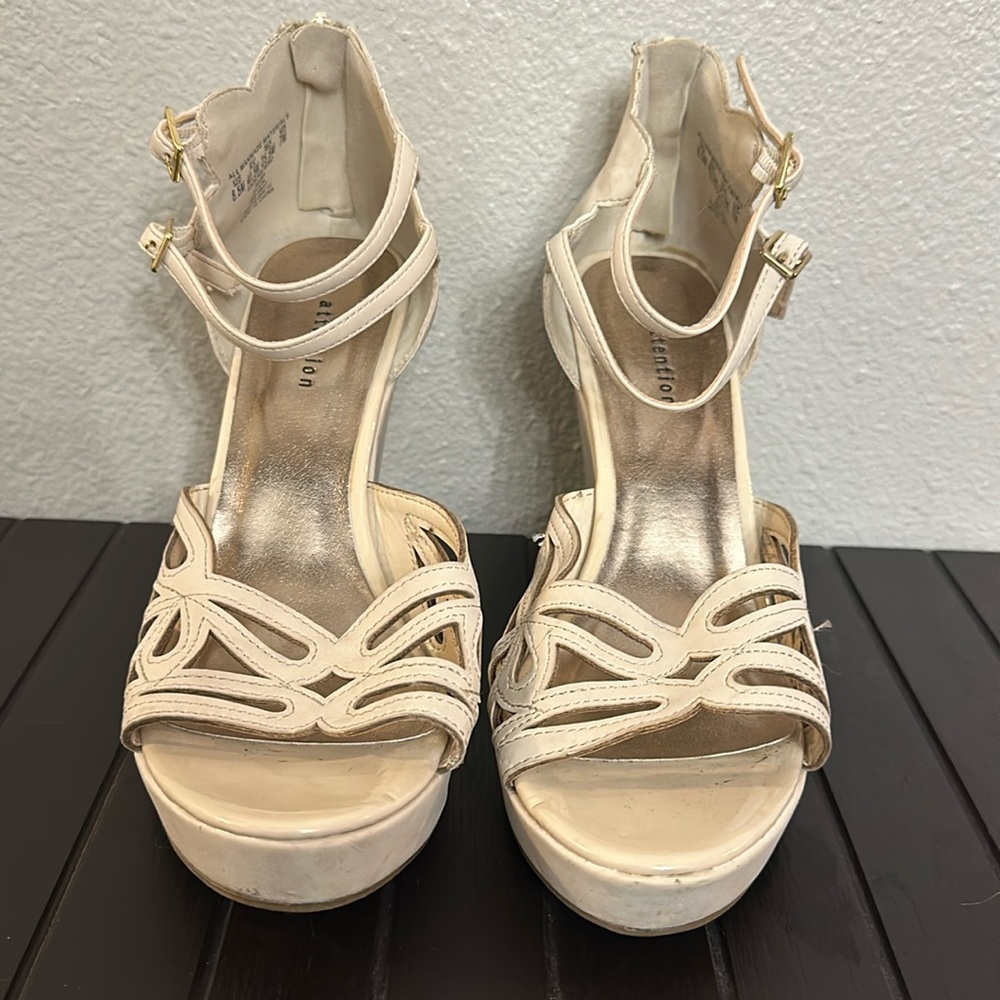 ATTENTION WEDGE SANDAL
